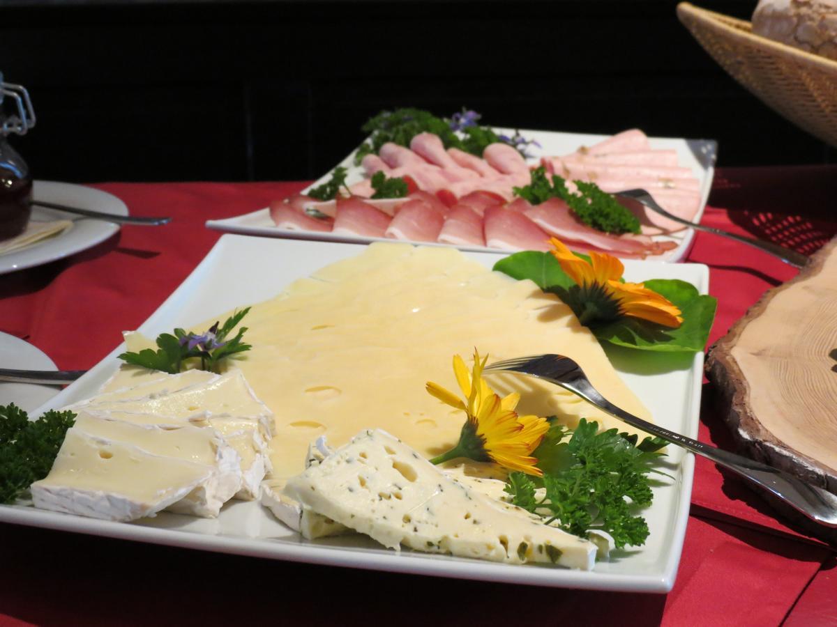 Hotel Kloster-Gasthof Speinshart 에센바흐 인 데르 오베르팔츠 외부 사진