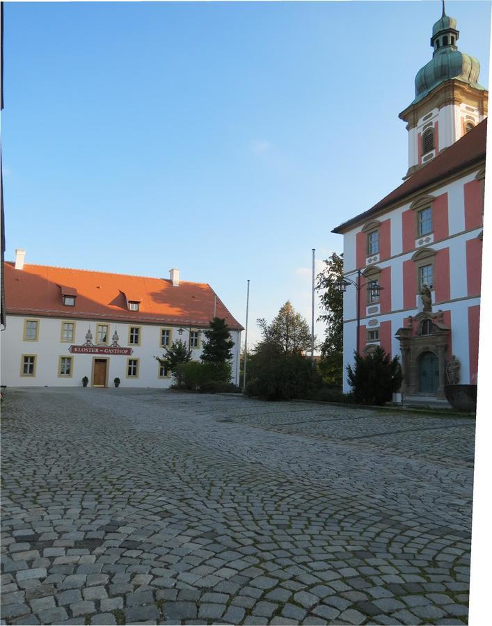 Hotel Kloster-Gasthof Speinshart 에센바흐 인 데르 오베르팔츠 외부 사진