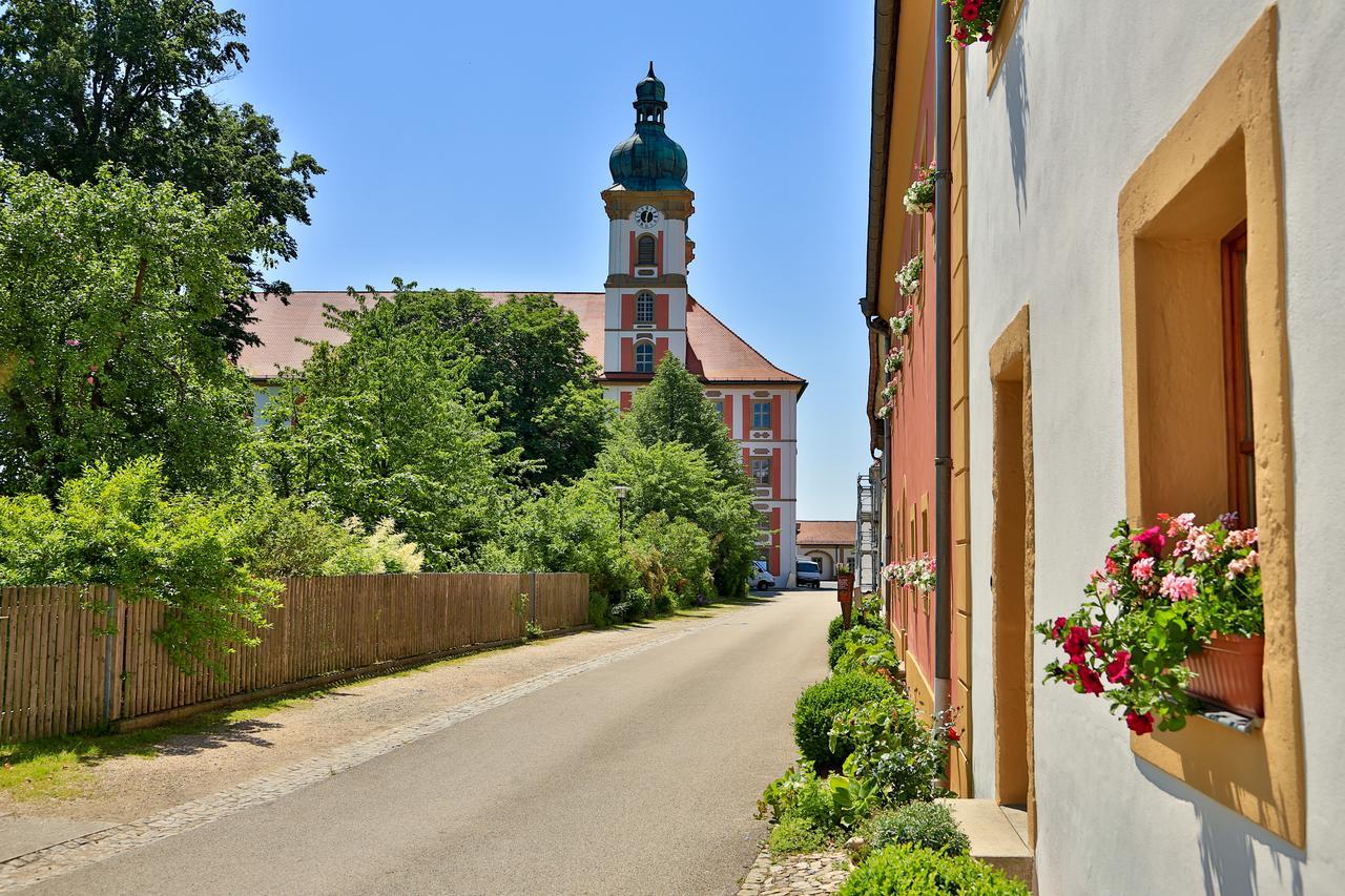 Hotel Kloster-Gasthof Speinshart 에센바흐 인 데르 오베르팔츠 외부 사진